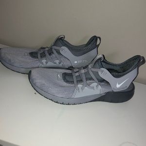 Nike running flex sneakers!